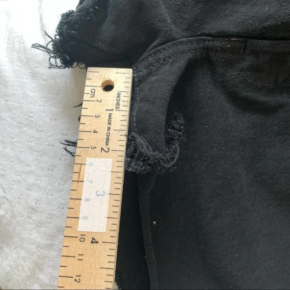 Levis 501 Rolled up distressed jean‎ Shorts. Sz 28